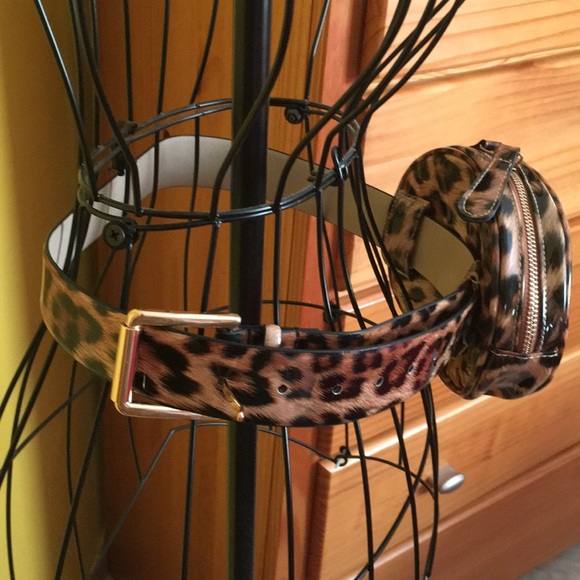 NWT VINCE CAMUTO PATRNT LEOPARD BELT BAG - Picture 3 of 9